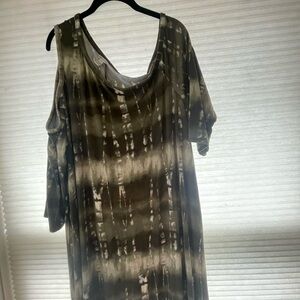 Cato size 18-20W olive and cream unique maxi dress